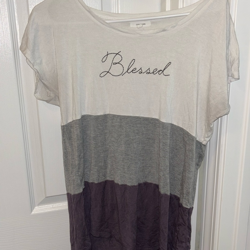 🎈 5/$20 Maurice’s color blocked tee with blessed written on front. Size small